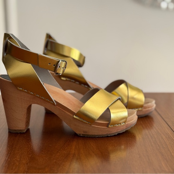 Funkis Gold Strappy Women's Platform Sandals - Picture 1 of 4